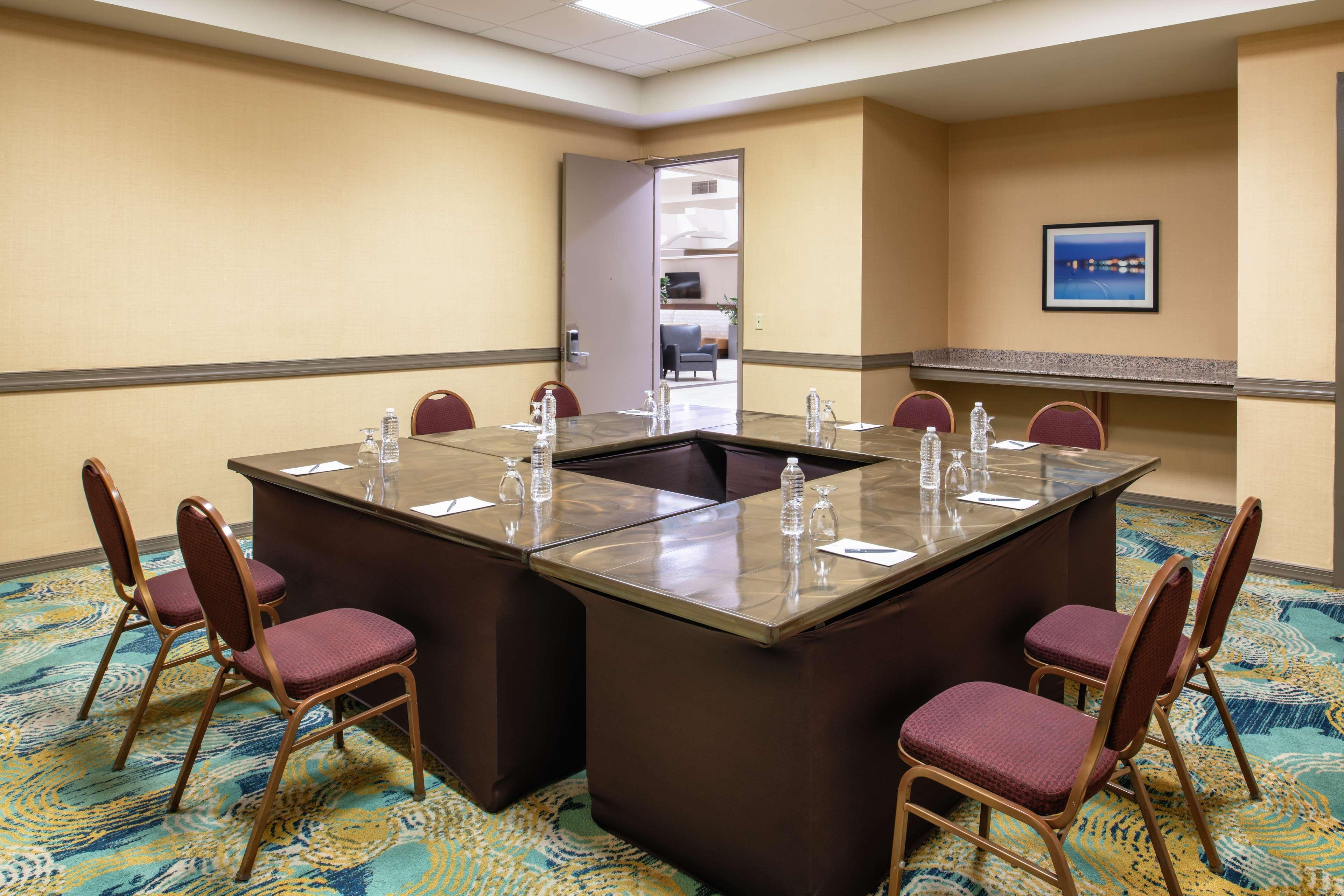 Embassy Suites By Hilton Seattle - Tacoma International Airport Таквіла Екстер'єр фото
