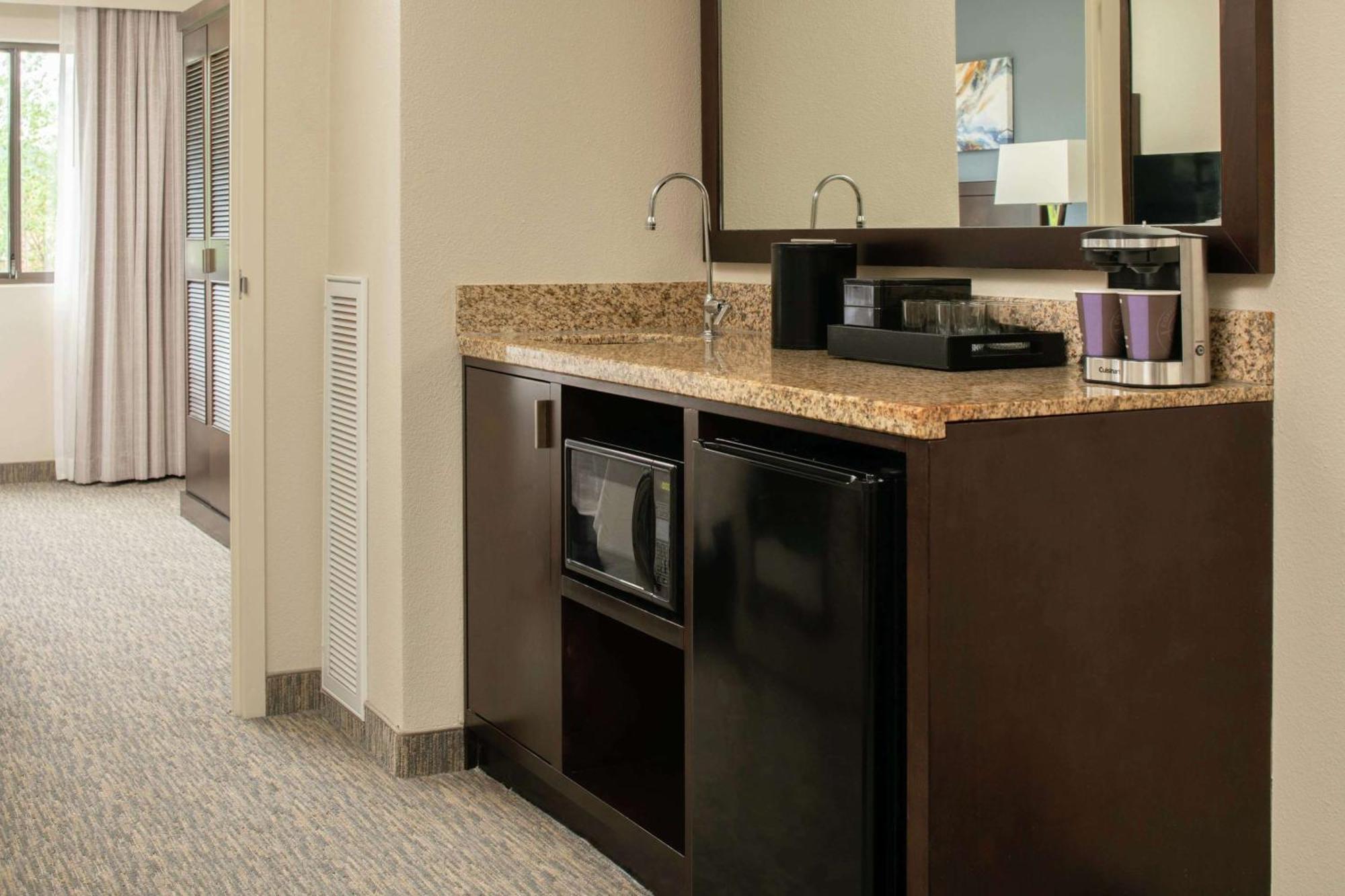 Embassy Suites By Hilton Seattle - Tacoma International Airport Таквіла Екстер'єр фото