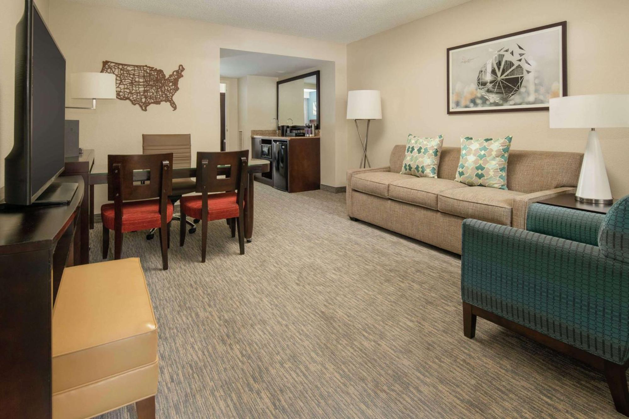Embassy Suites By Hilton Seattle - Tacoma International Airport Таквіла Екстер'єр фото