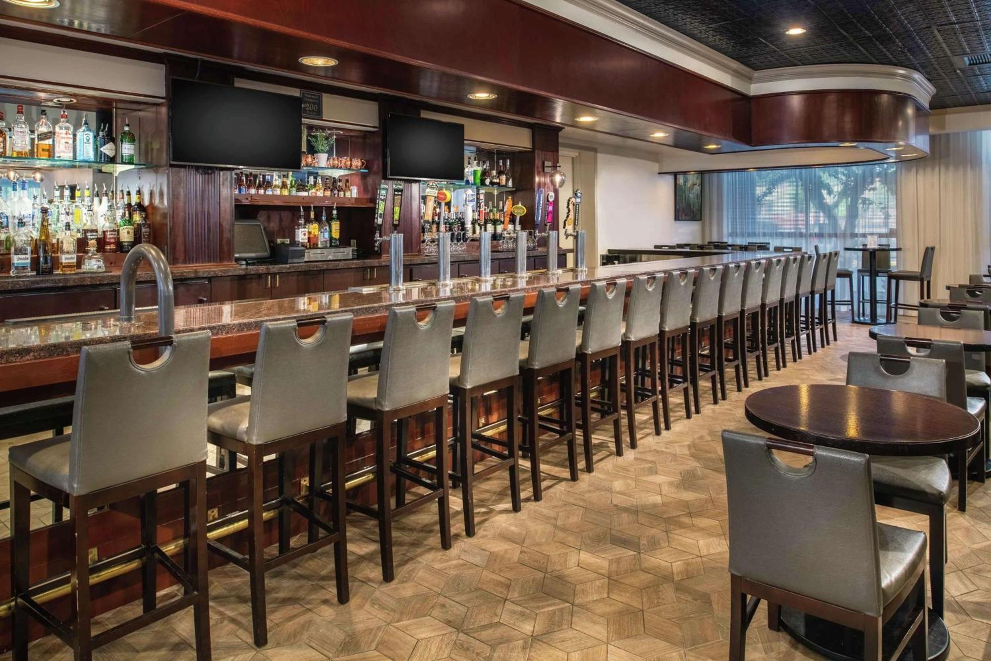 Embassy Suites By Hilton Seattle - Tacoma International Airport Таквіла Екстер'єр фото