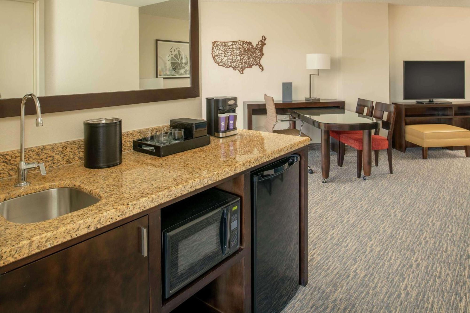 Embassy Suites By Hilton Seattle - Tacoma International Airport Таквіла Екстер'єр фото